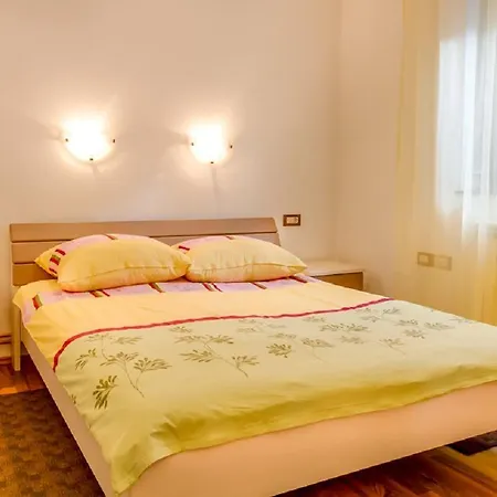House Grgurincici Ferienhaus *