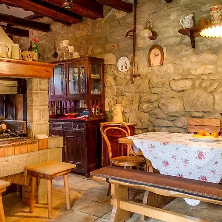 House Grgurincici * Roč